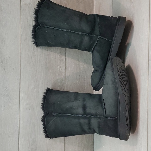 Ugg Australia Women 1962Y Tall Bailey Button Triplet Sheepskin shoes boots sz 6 - Picture 7 of 15